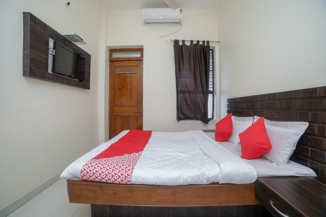 Oyo 46697 Hotel Gopi Nagpur Zewnętrze zdjęcie