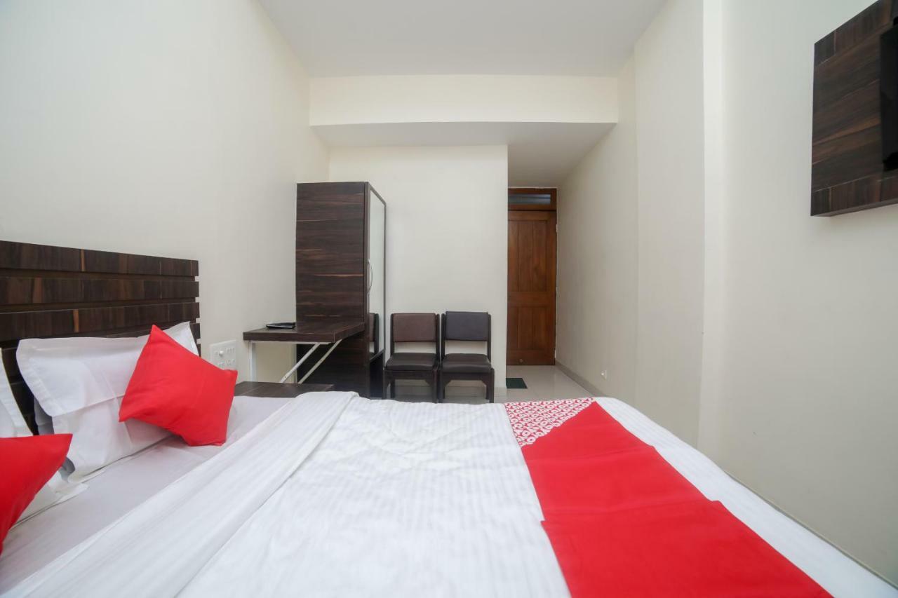 Oyo 46697 Hotel Gopi Nagpur Zewnętrze zdjęcie