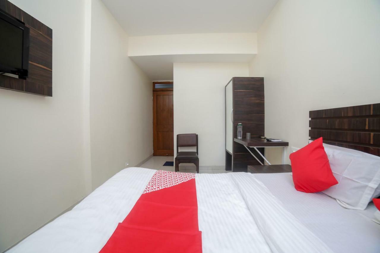 Oyo 46697 Hotel Gopi Nagpur Zewnętrze zdjęcie