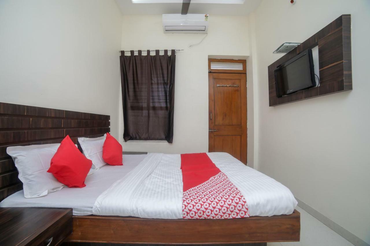 Oyo 46697 Hotel Gopi Nagpur Zewnętrze zdjęcie